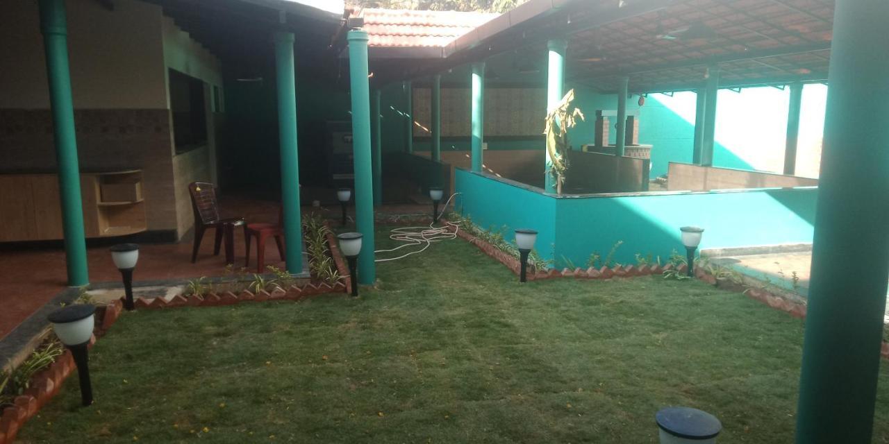 M G Residency Hotel Chikmagalūr Exterior foto
