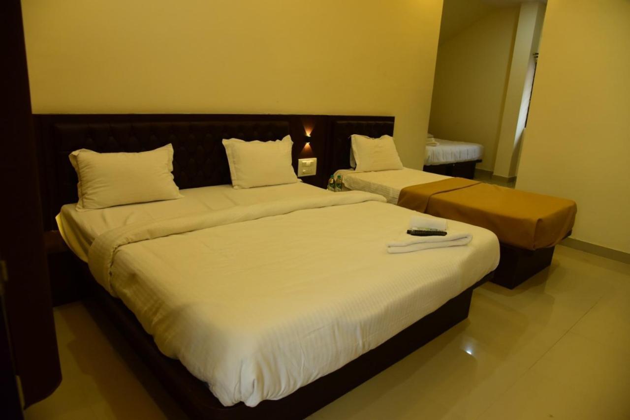M G Residency Hotel Chikmagalūr Exterior foto