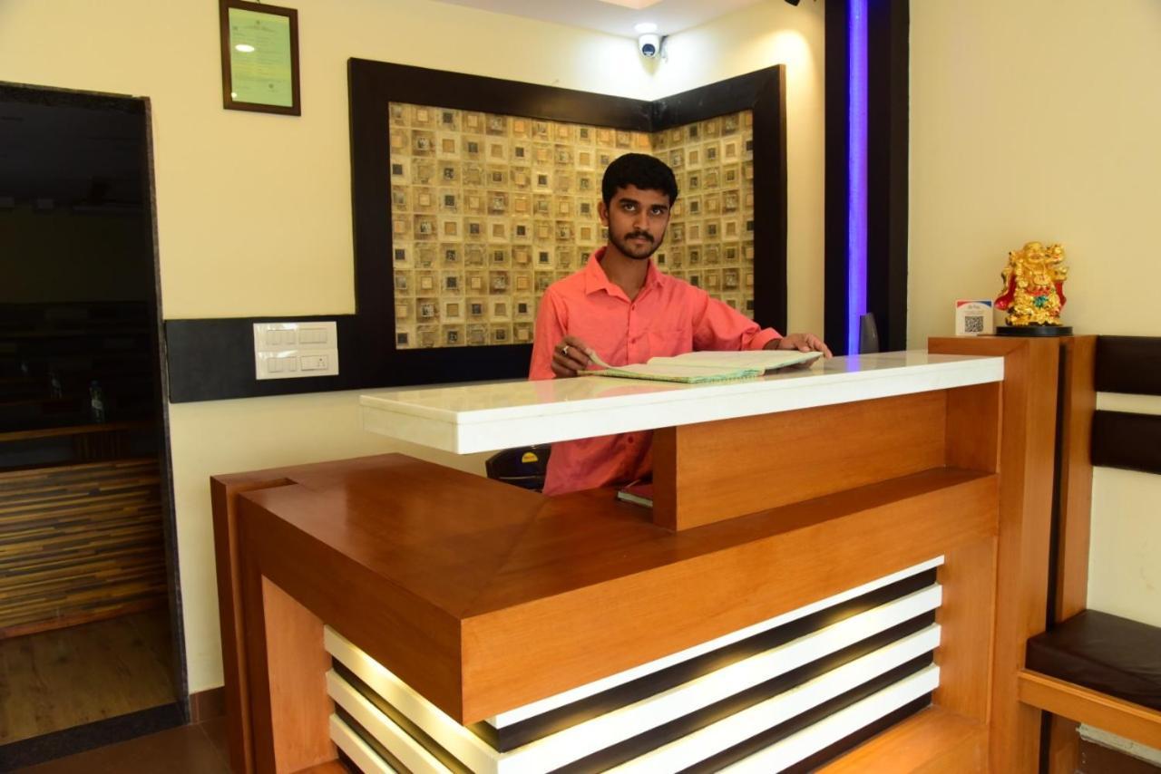 M G Residency Hotel Chikmagalūr Exterior foto