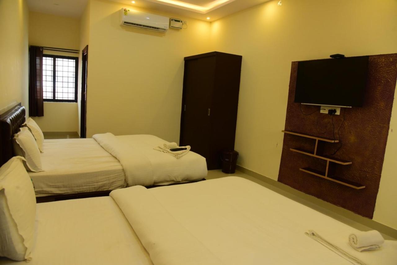 M G Residency Hotel Chikmagalūr Exterior foto